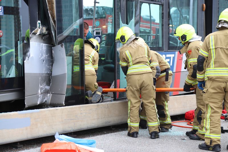 zware trambotsing op Erasmusbrug in Rotterdam